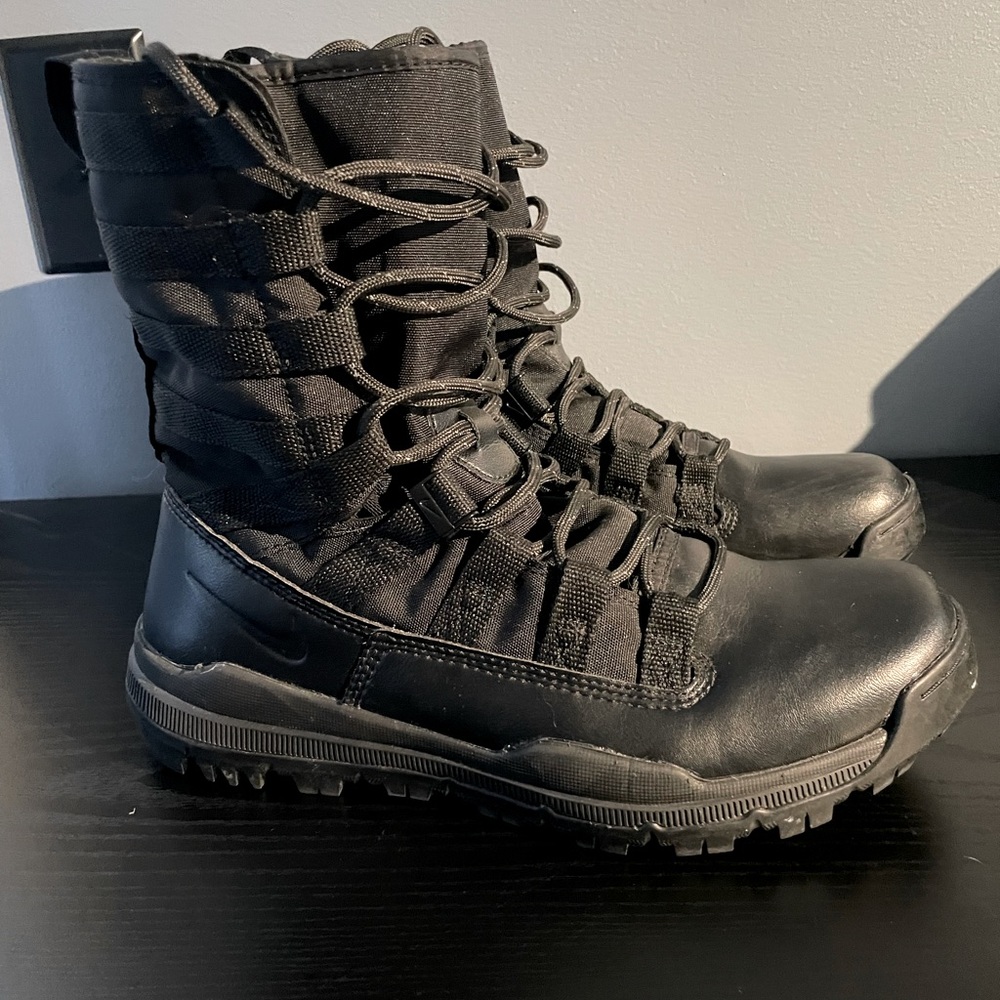 Nike Fleece Lined Tactical Combat Boots